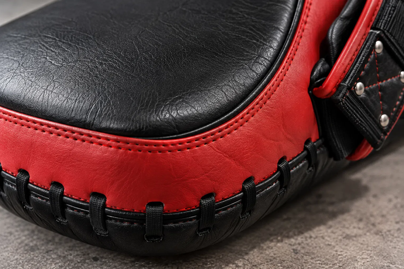 Muay Thai pads product photo 04